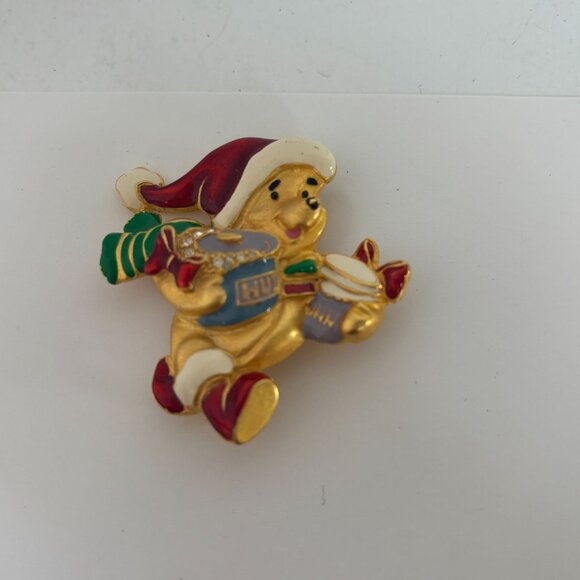 Disney Christmas Winnie the Pooh Bear Enamel Gold Tone Pin Brooch Holidays 2inch - Picture 7 of 7